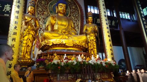 上妙下峰长老在灵隐寺为新戒开示